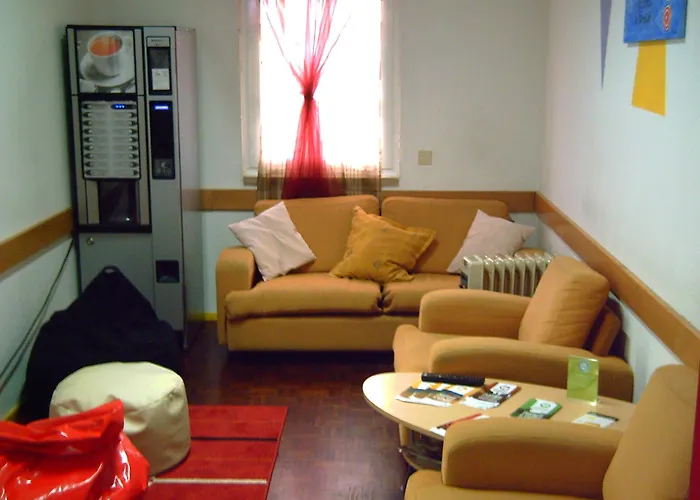 אכסניה Hi - De Juventude אבאירו